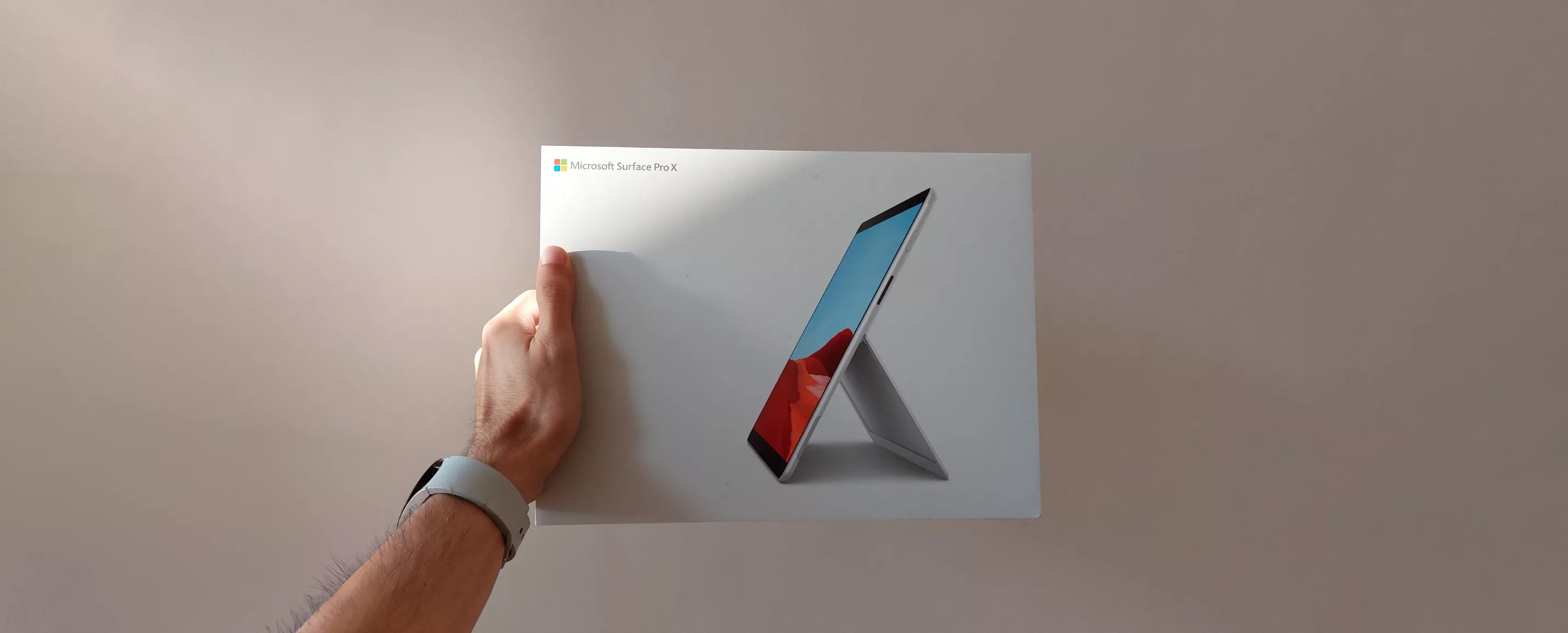 Einen Monat mit dem Surface Pro X (ARM).